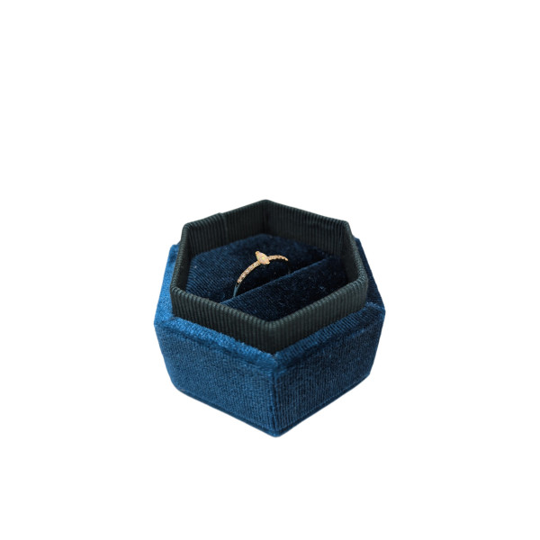 Stříbrný prsten 14kt zlato, opál marquise + zirkony