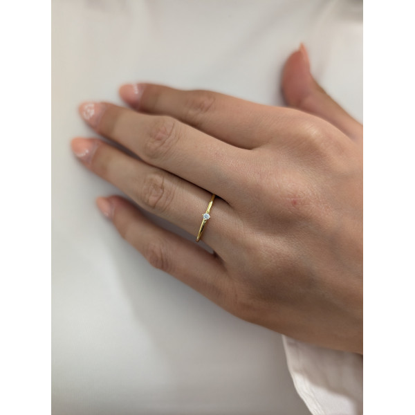 Stříbrný zlacený prsten 14kt zlato – centrální zirkon na čtyři krapny, minimalistický
