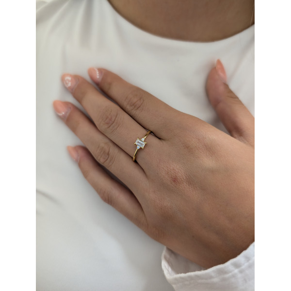 Stříbrný zlacený prsten 14kt zlato – minimalistický s bagetovým zirkonem