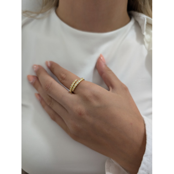 Stříbrný zlacený prsten 14kt zlato – otevřený design se zirkony princess cut