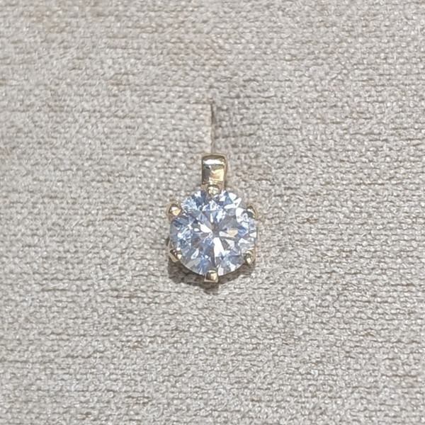 Přívěsek solitér ze žlutého zlata s laboratorním diamantem 0,50 ct – Uchycení v 6 krapnách