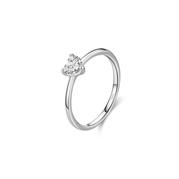 Stříbrný prsten s centrálním zirkonem v brusu srdce