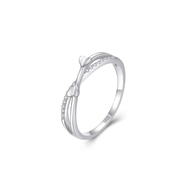 Stříbrný prsten s dvěma liniemi a dvěma srdci