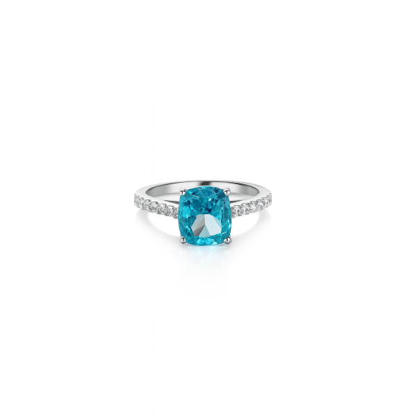Stříbrný prsten se světle modrým zirkonem cushion cut a čirými zirkony po stranách