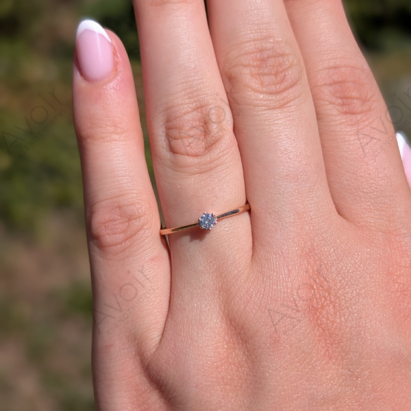 Zásnubní prsten solitér z růžového zlata s laboratorním diamantem 0,15 ct – Kolekce Imperial