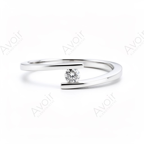 Zásnubní prsten z bílého zlata s přírodním diamantem 0,10 ct – Design dvou linií