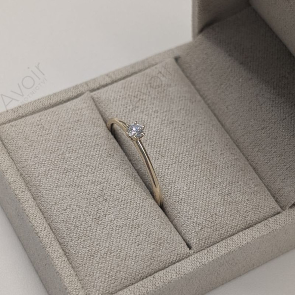Zásnubní prsten solitér ze žlutého zlata s laboratorním diamantem 0,12 ct – Kolekce Stellar