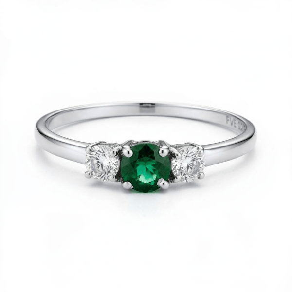 Zásnubní prsten ze žlutého zlata se smaragdem a bílými safíry - Trinity