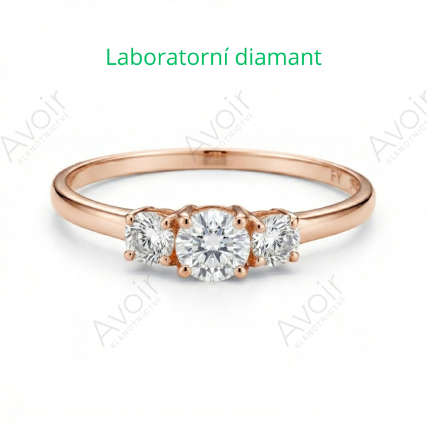 Prsten z růžového zlata s třemi laboratorními diamanty