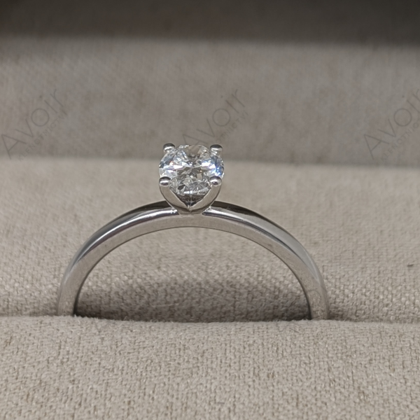 Zásnubní prsten z bílého zlata s laboratorním diamantem 0,50 ct – Brus ovál