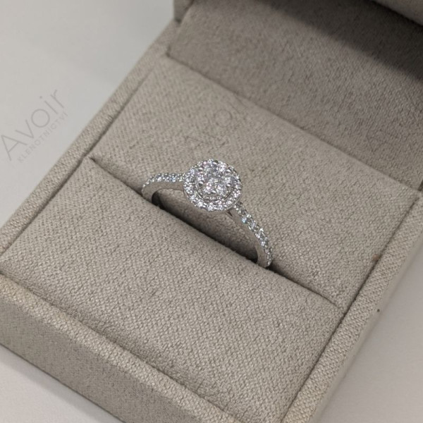 Zásnubní prsten z bílého zlata s přírodními diamanty – Design Halo