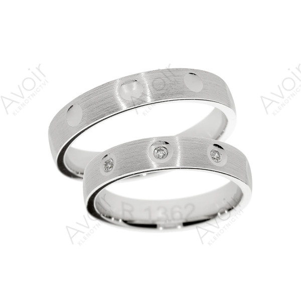 Elegantní snubní prsten s diamanty